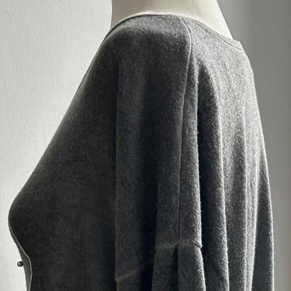 Bella Amore Italian Charcoal Jersey Tunic with Beaded Floral & Split-Back – US L - Picture 5 of 13